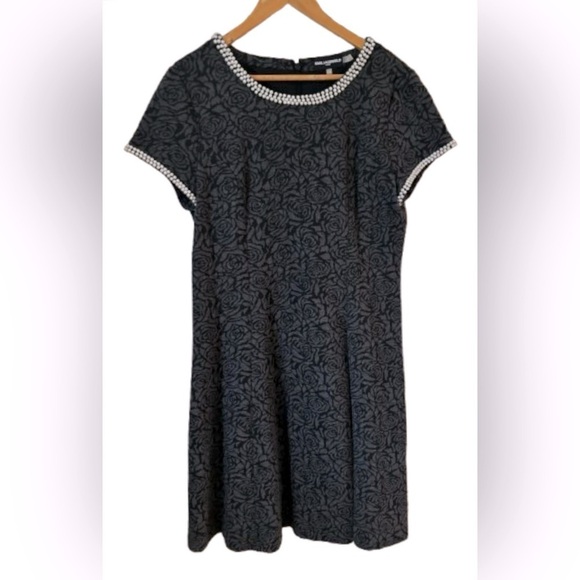 Karl Lagerfeld blk rose jacquard knt s/s pearl detail ft n flr drss SZ 14 luxury - Picture 4 of 11